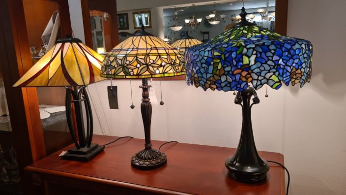 Tiffany stolní lampa ASHEVILLE