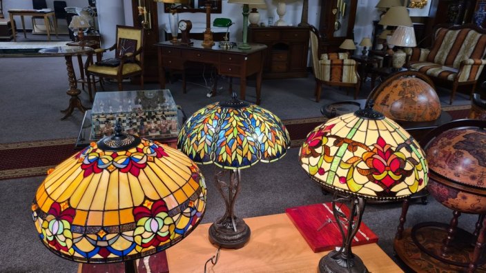 Tiffany  stolní lampa BELLE