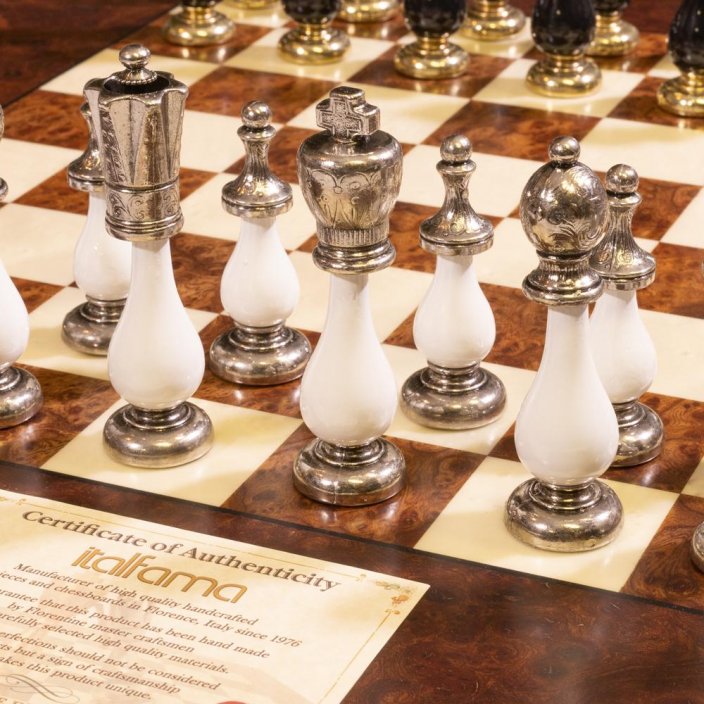 Šachovnice s figurami 3131