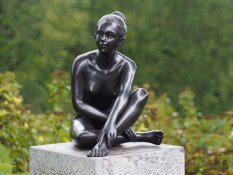 Bronzová socha S022