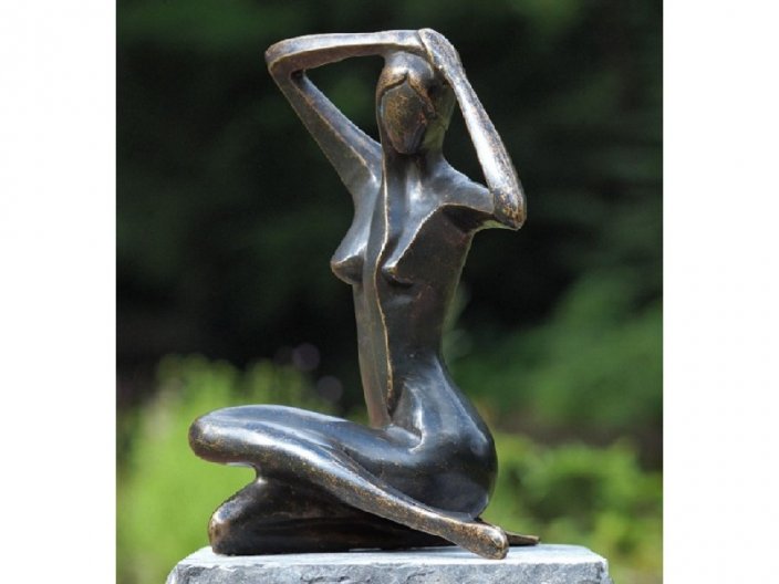 Bronzová socha S018