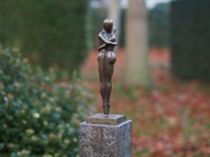 Bronzová socha S033